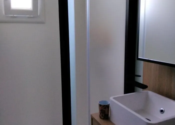 Dans Un Parc Residentiel De Loisirs Hasparren